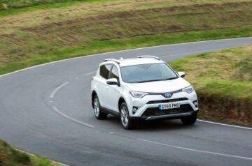 Toyota Venza VS RAV4 Hybrid – Which Hybrid Is The Best?